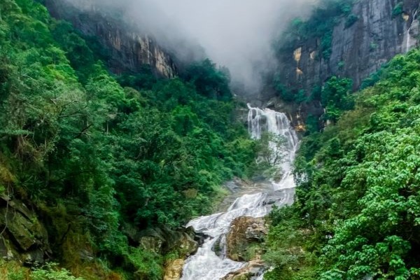 Beatifull Ravana waterfall at Ella