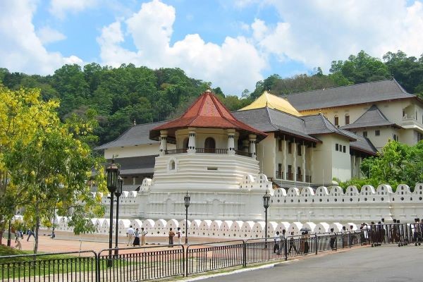 Temple of tooth relic Kandy 