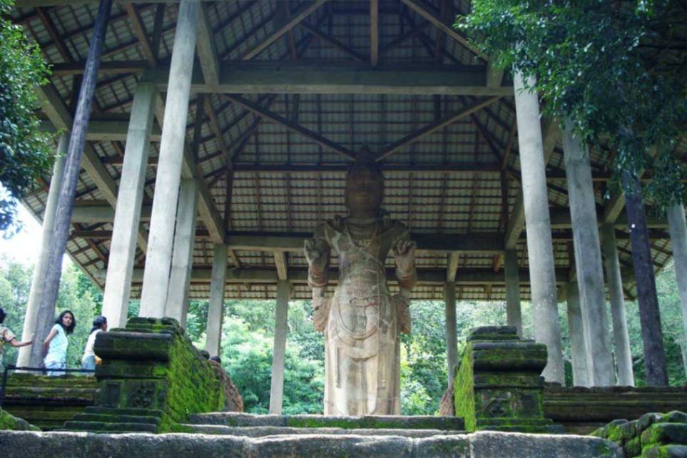 Avalokitheshwara Buddha Statue Maligawila