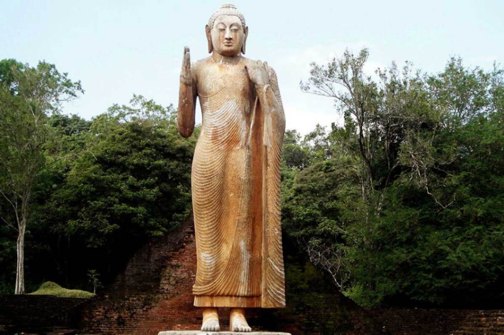 Maligawila Buddha Statue